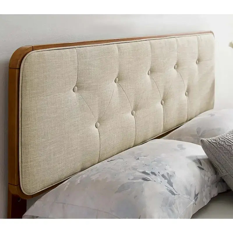 Tête de lit capitonnée en tissu beige traditionnel avec cadre en bois de noyer King size